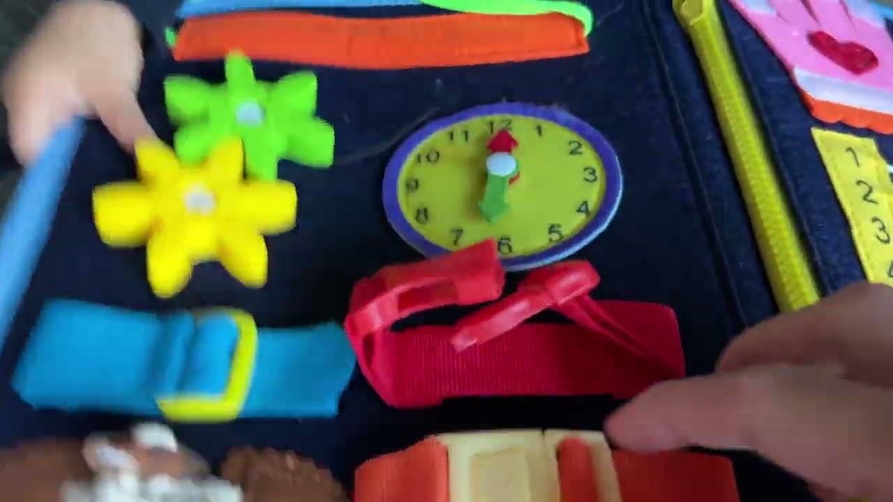 Gojmzo Busy Board Montessori Toys Review: Twenty Minutes of Screen-Free Silence at 35,000 Feet